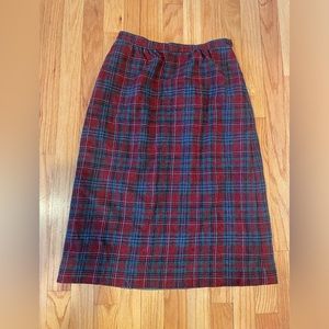 Vintage Pendleton 1950s -1960s Tartan / Plaid Wool Red & Green Knee Length Skirt